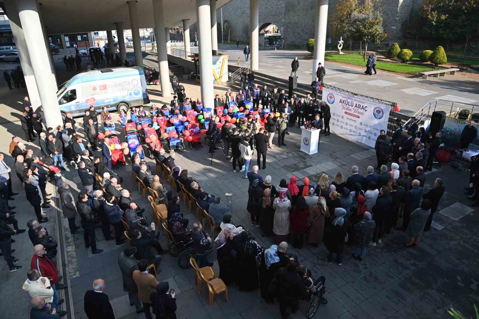 TRABZONLU HAYIRSEVERLERDEN ÖZEL BİREYLERE AKÜLÜ ENGELLİ ARAÇLARI