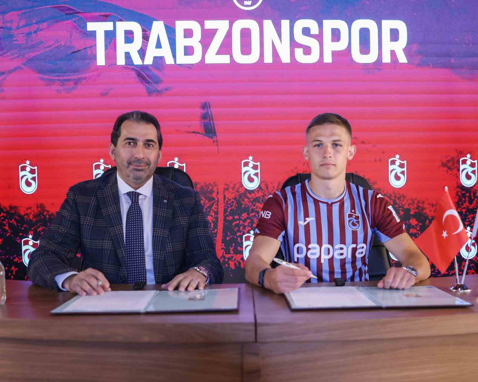 TRABZONSPOR’UN SHAKHTAR DONETSK’TEN TRANSFER ETTİĞİ DANYLO SİKAN, 4.5 YILLIK SÖZLEŞMEYE İMZA ATTI