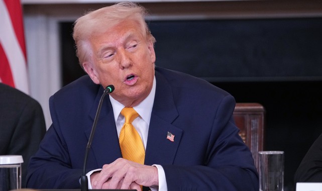 Trump ve Putin Ukrayna'da Ateşkes İçin Görüşecek