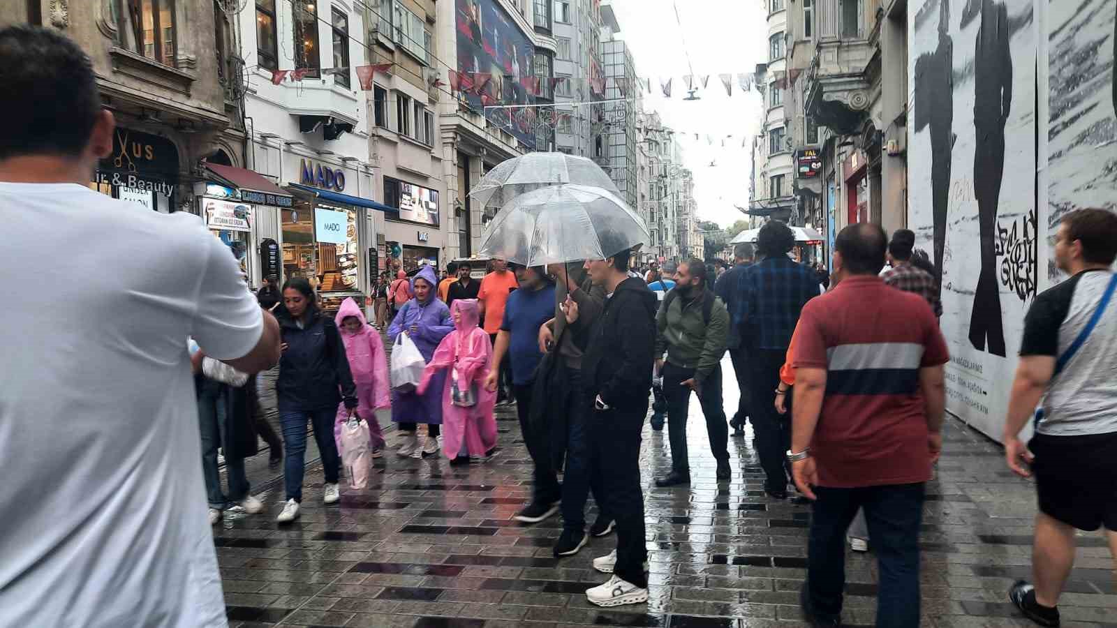 TTERSM MEYDANINDA SAĞANAK YAĞIŞ ZOR ANLAR YAŞATTI