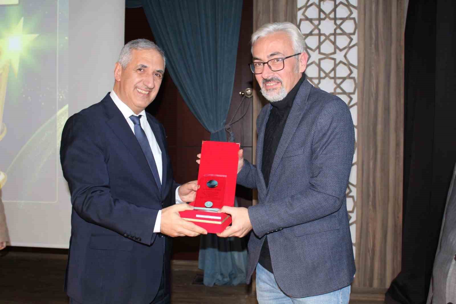 TURGUTLU KENT MÜZESİ TÜRKİYE DİL VE EDEBİYAT DERNEĞİ ÖDÜLÜNE LAYIK GÖRÜLDÜ