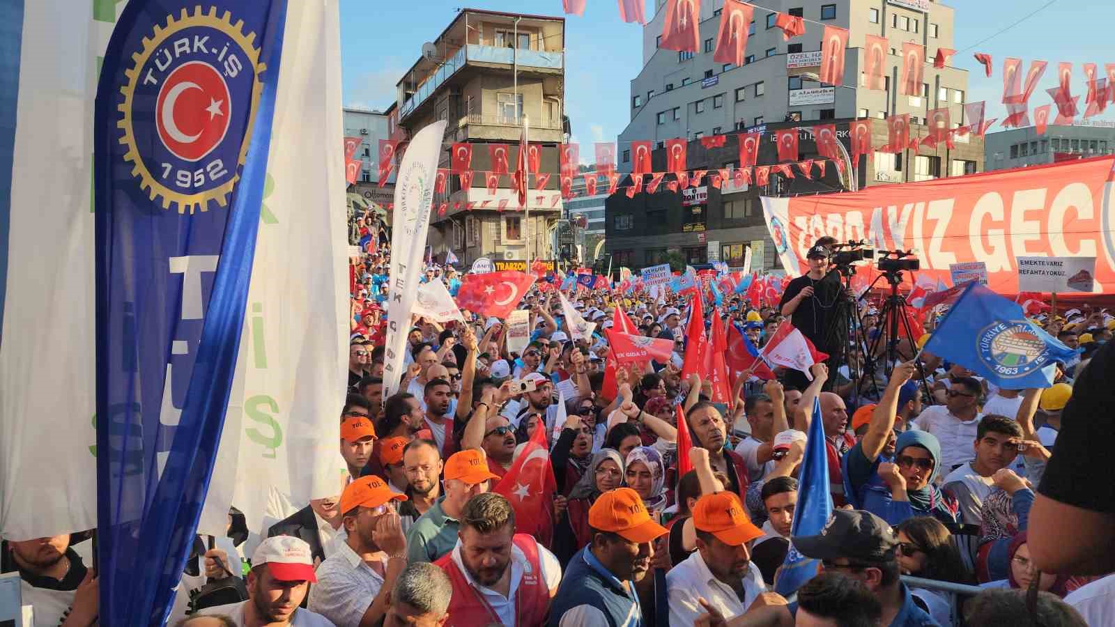 TÜRK-İŞ ZONGULDAK’TA ZORDAYIZ, GEÇİNEMİYORUZ MİTİNGİ DÜZENLENDİ