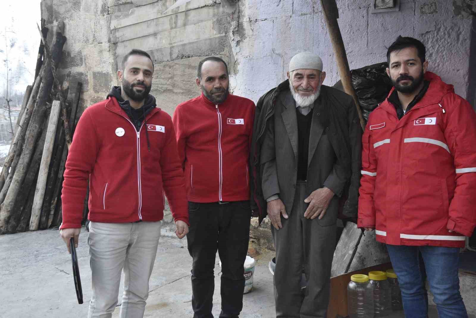 TÜRK KIZILAYI BİTLİS ŞUBESİNDEN İHTİYAÇ SAHİPLERİNE YARDIM ELİ