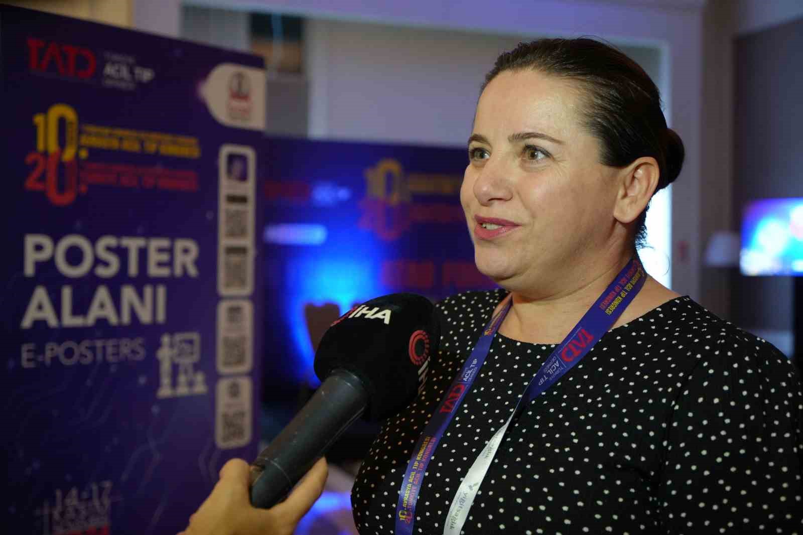 TÜRKİYE'DE SAĞLIK SİSTEMİ VE RANDEVU SORUNU ACİL SERVİSLERE YÜKLENİYOR