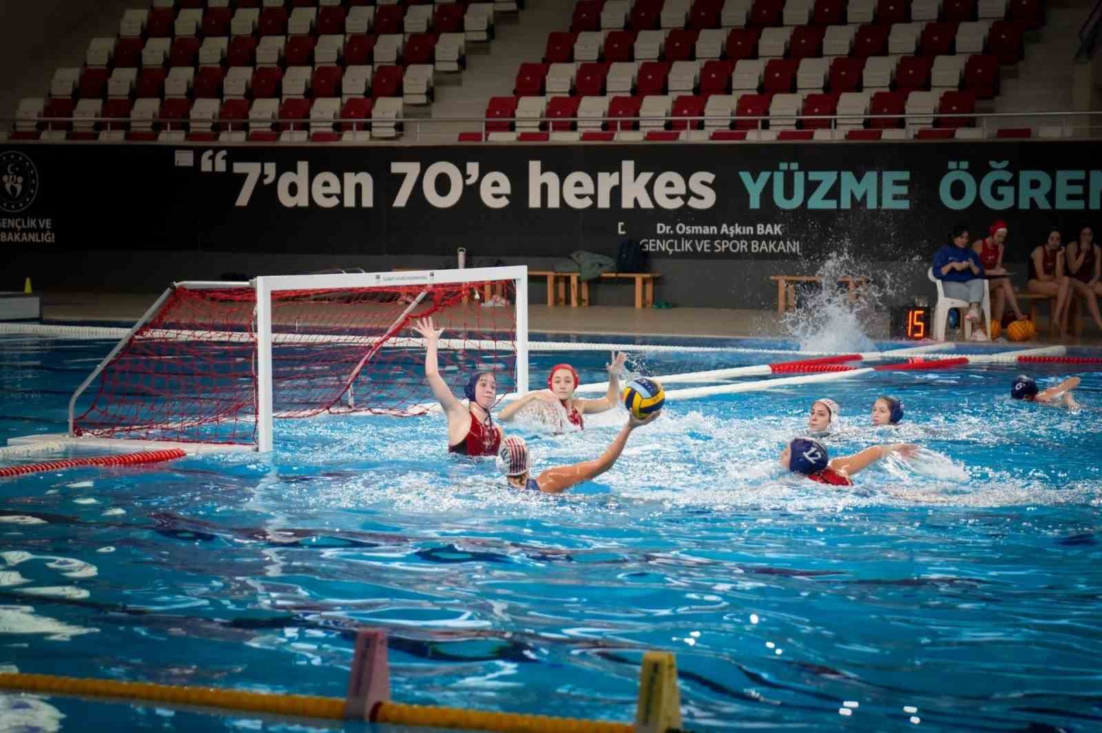 U20 KADINLAR TÜRKİYE SUTOPU ŞAMPİYONASI HEYECANI BALIKESİR'DE BAŞLADI!