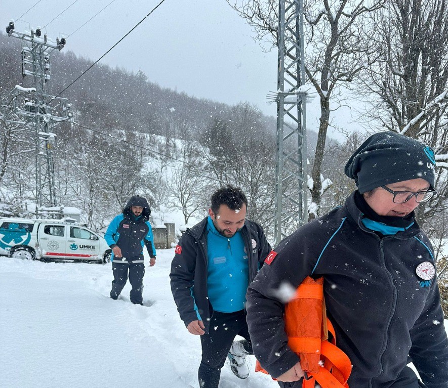 UMKE EKİPLERİNDEN YİĞİTLIK ÖRNEĞİ