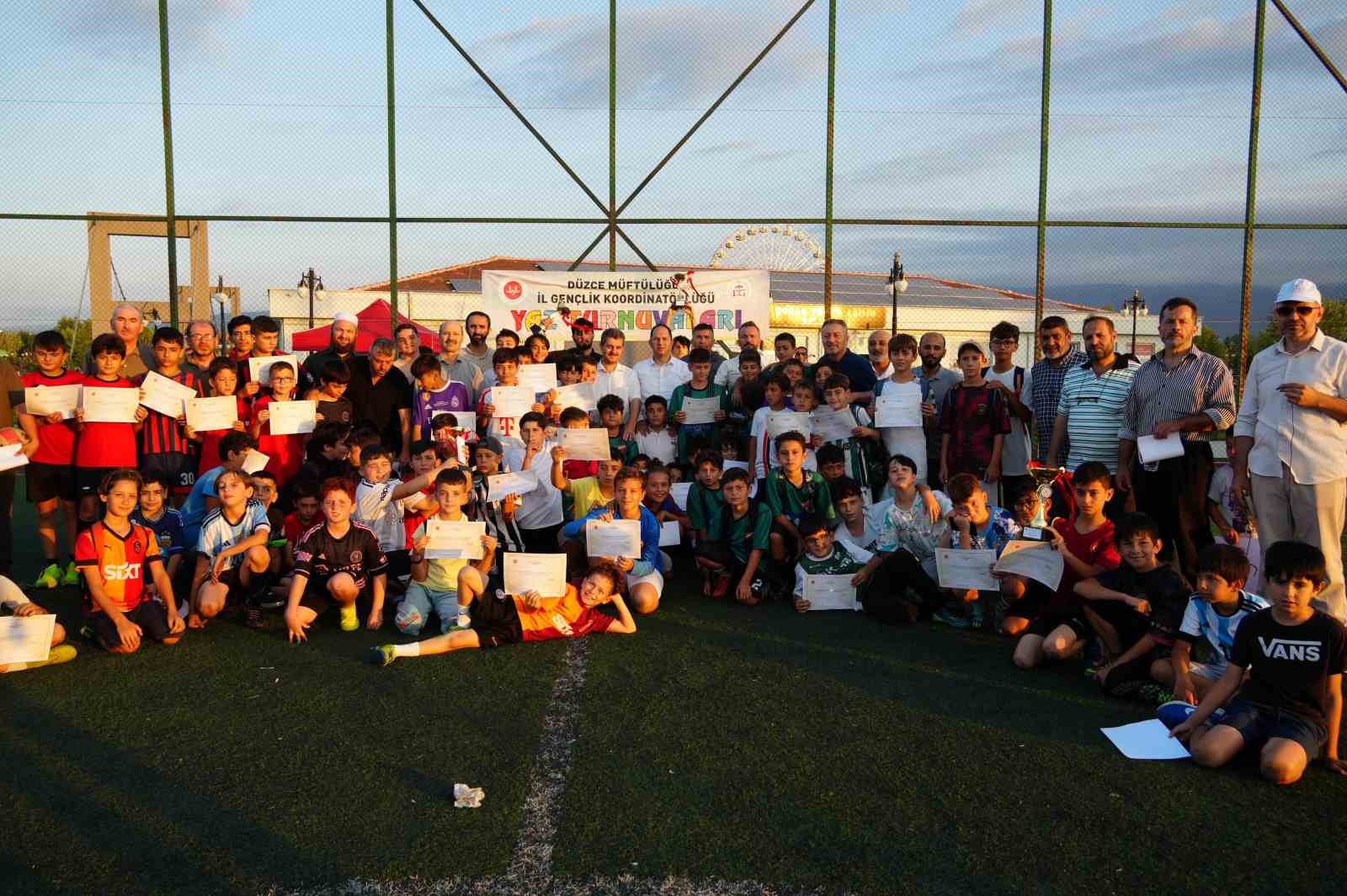 ÜNLÜ İSİMLER ANITPARK’TA DÜNYA DÜZCE GÜNLERİ’NE DAMGA VURDU