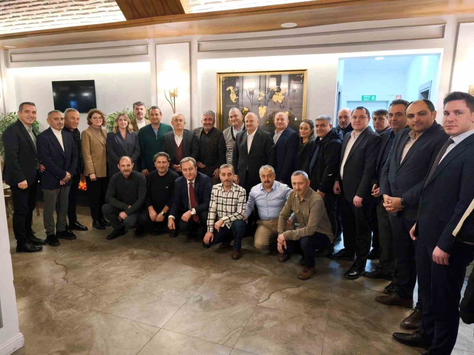 ÜNYE BELEDİYESİ PERSONELİNE PLAKET TAKDİM EDİLDİ