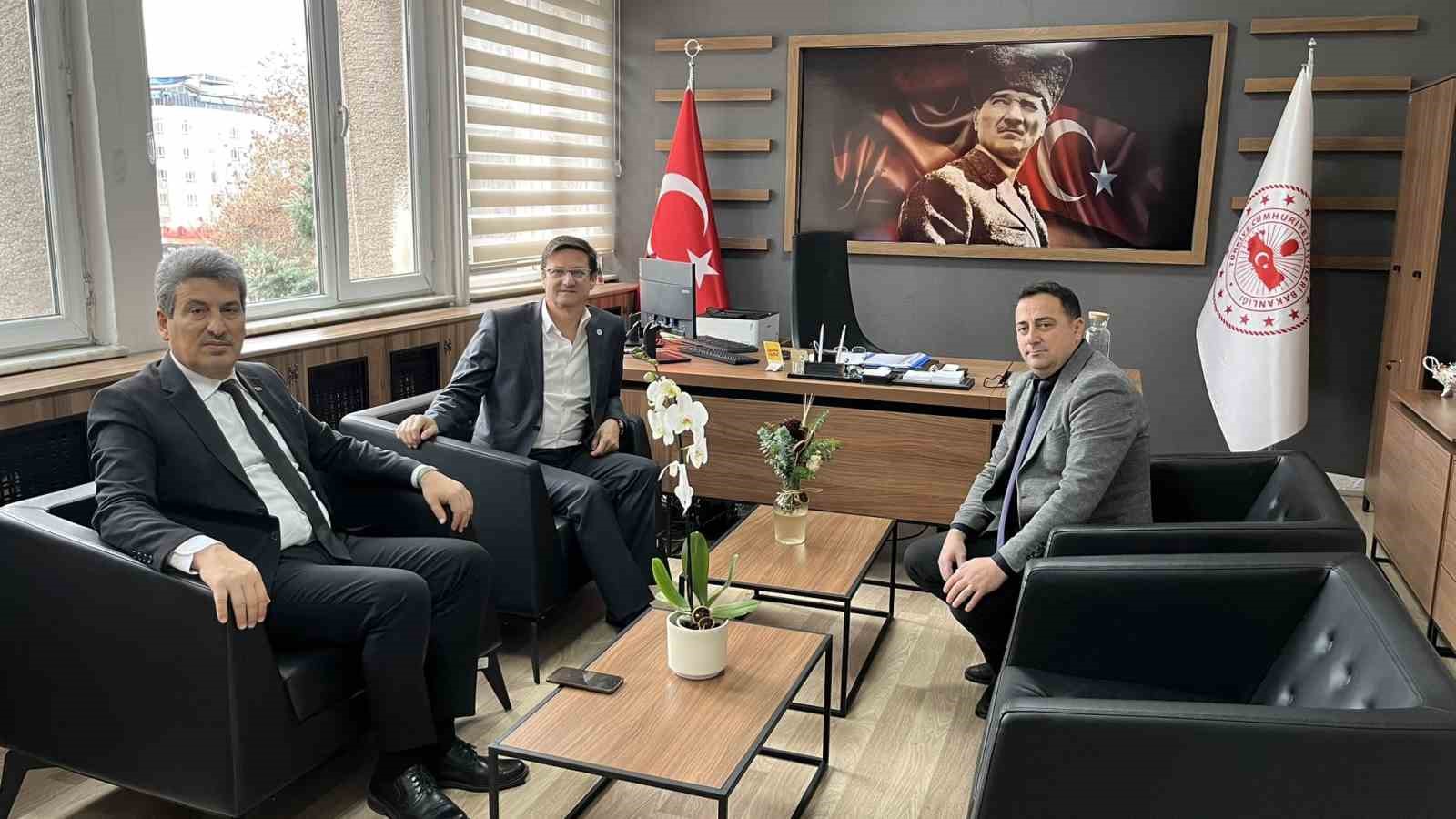 UŞAK İL NÜFUS VE VATANDAŞLIK MÜDÜRÜ CANER CAVİT KÖSEK'E HAYIRLI OLSUN ZİYARETİ