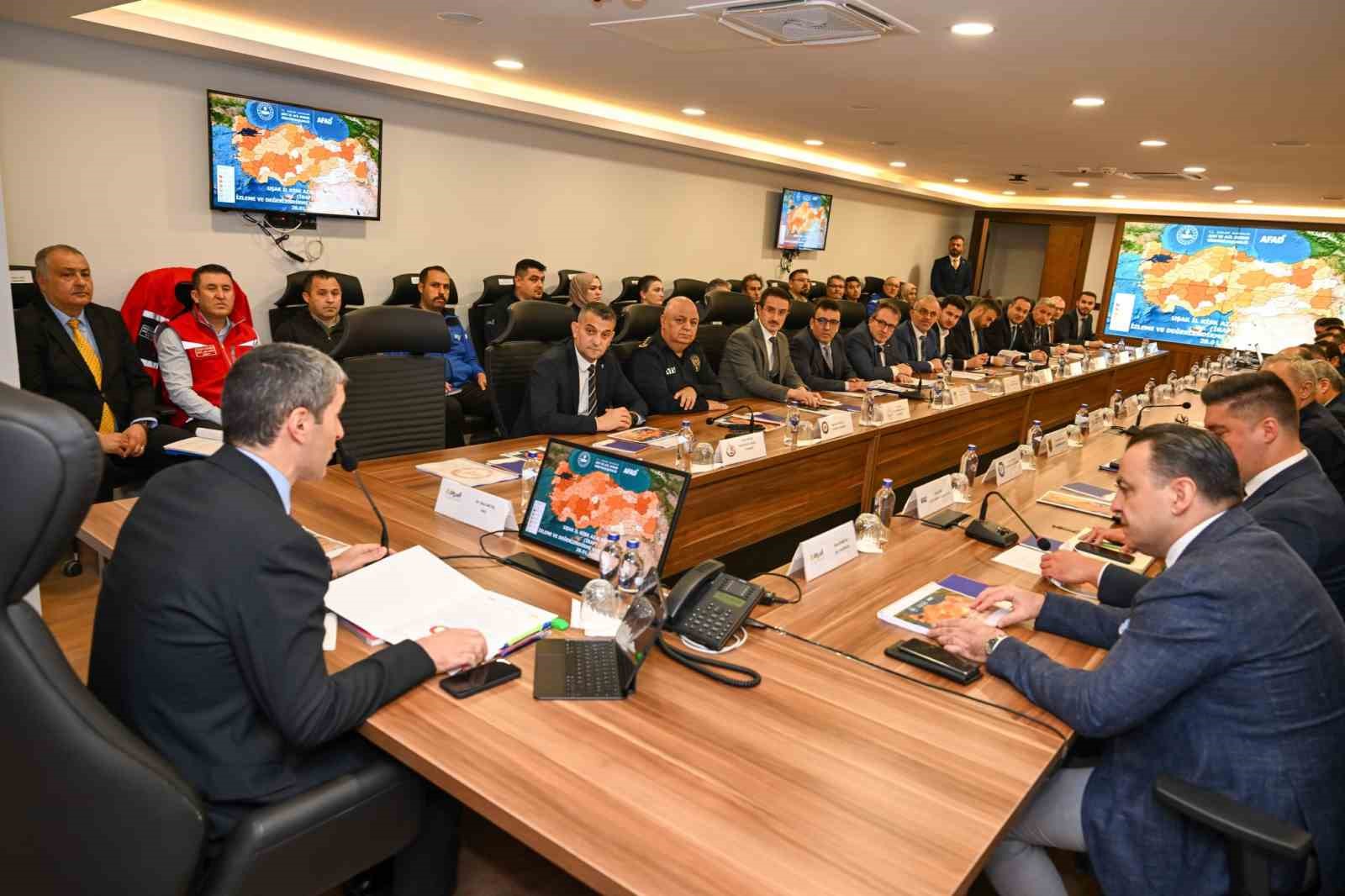 UŞAK'TA AFET RİSK AZALTMA İZLEME PLANI TOPLANTISI GERÇEKLEŞTİRİLDİ
