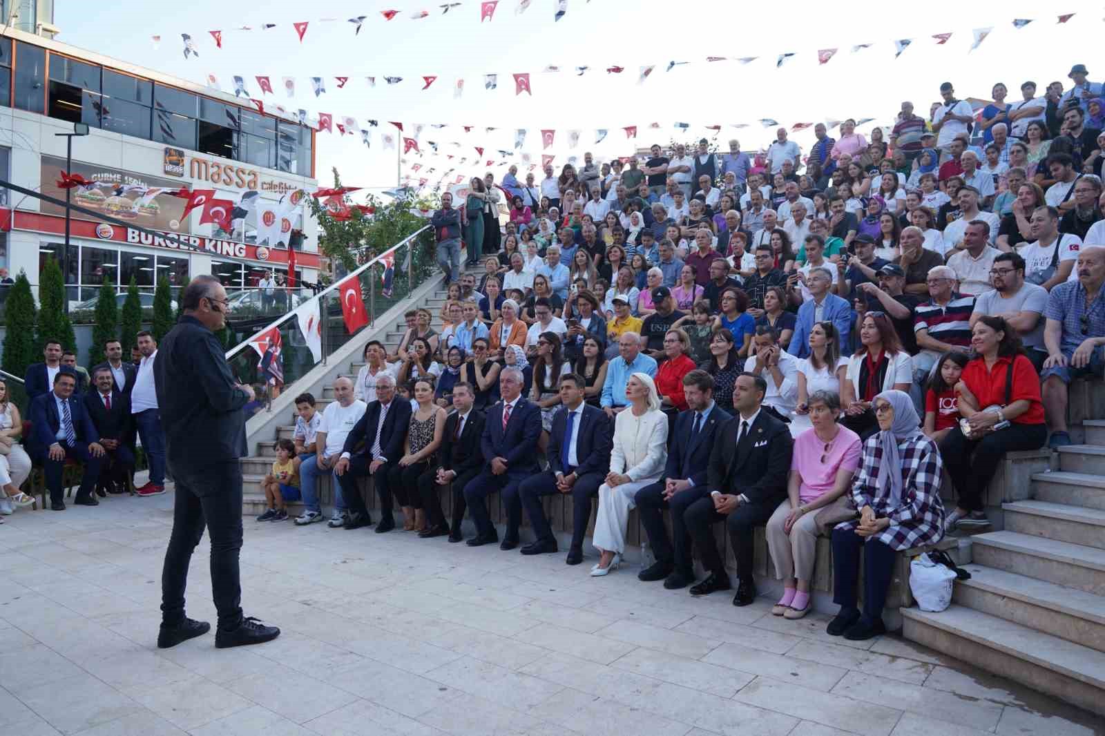 USTA YAZAR SUNAY AKIN BİLECİK’TE ZAFERE GİDEN YOLU ANLATTI