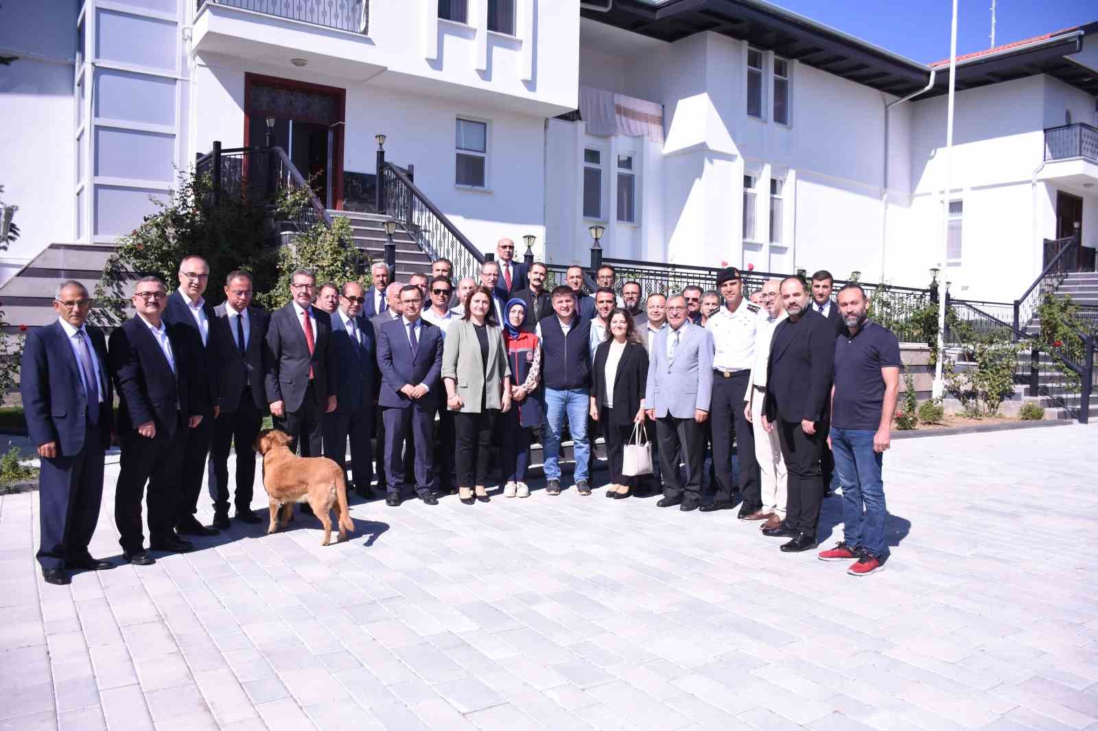 VALİ SARIİBRAHİM'E VEDA TÖRENİ