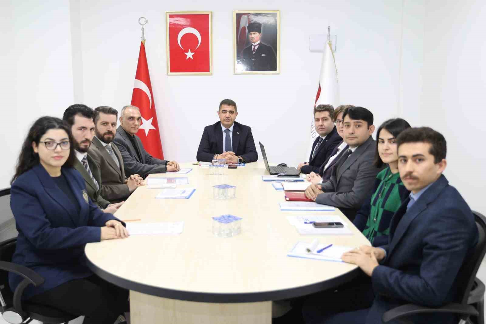 VALİ SELÇUK ASLAN GÖÇ İDARESİ FAALİYETLERİ HAKKINDA BİLGİ ALDI