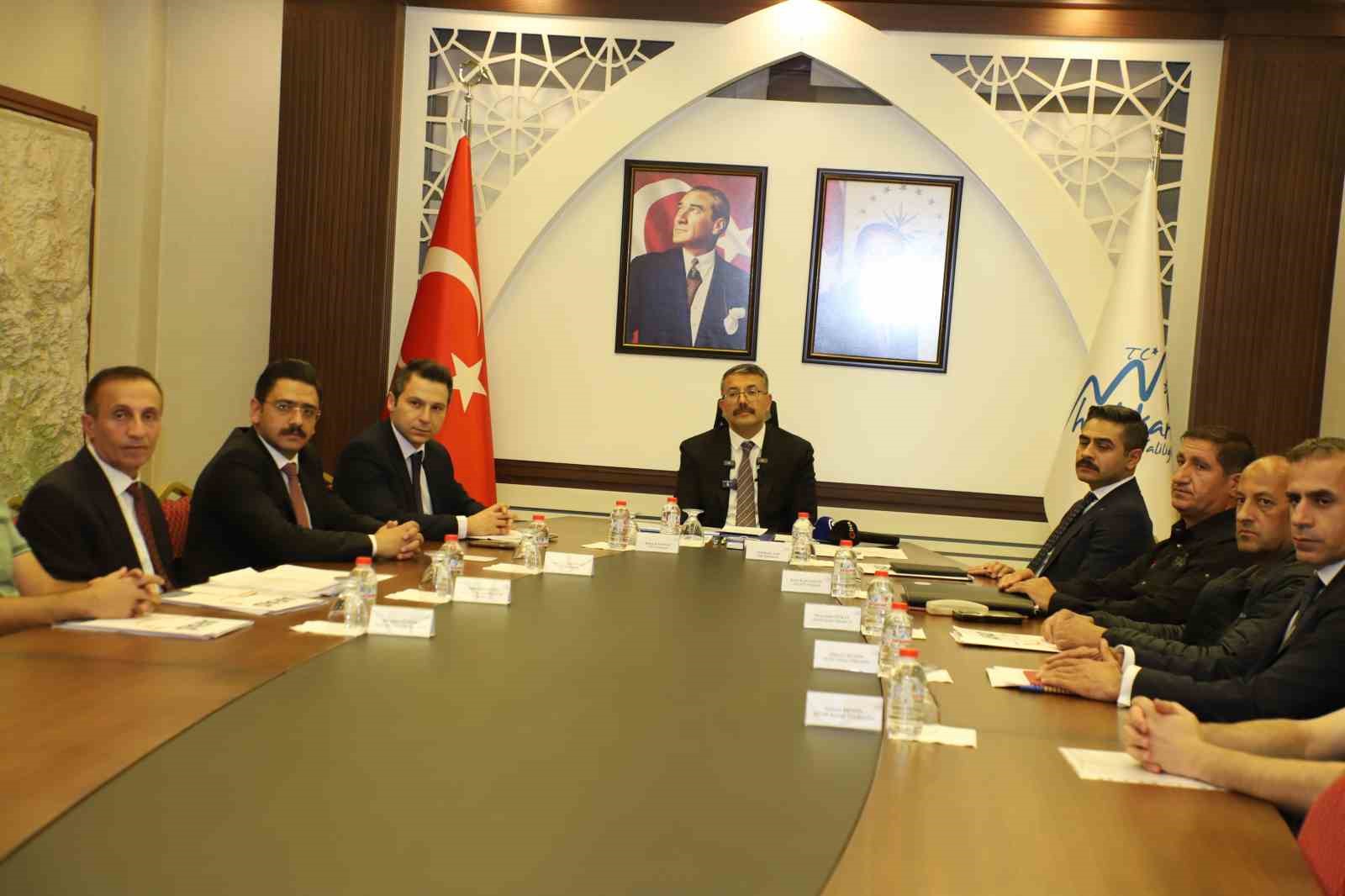 VALİ VE İÇİŞLERİ BAKAN YARDIMCISI İL AFET RİSK AZALTMA PLANI TOPLANTISINDA BULUŞTULAR