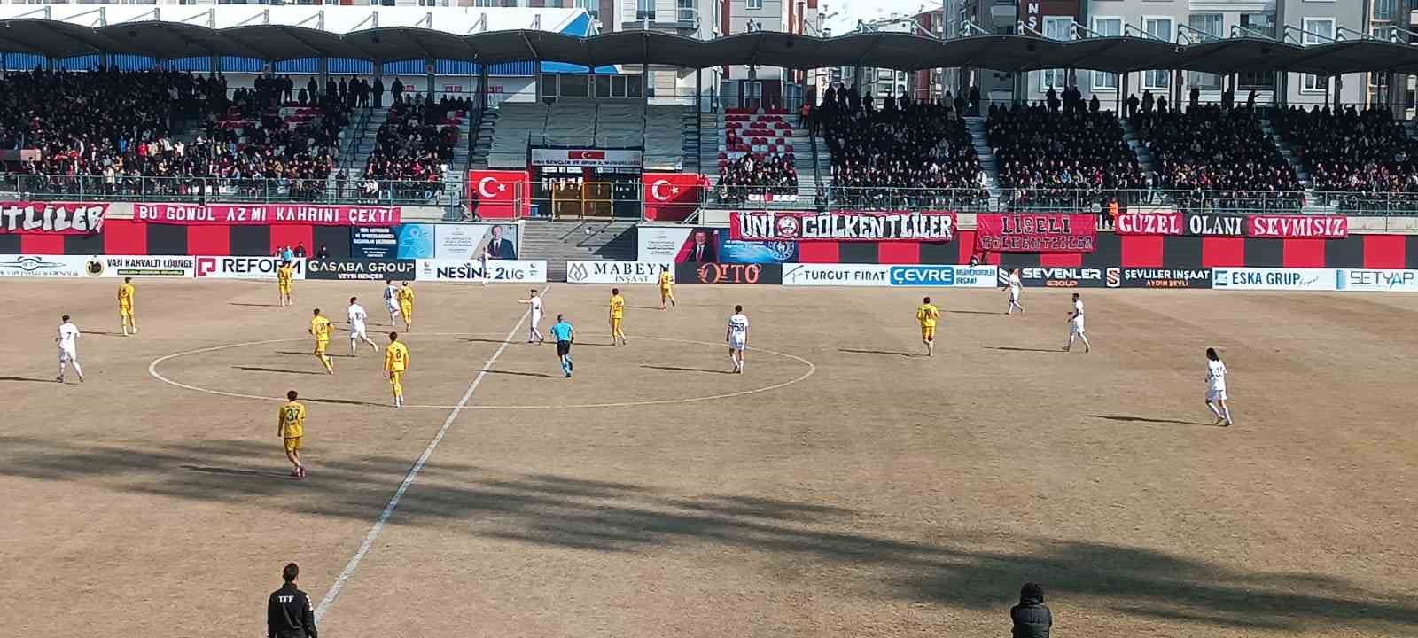 VANSPOR FK MENEMEN FUTBOL KULÜBÜ İLE BERABERE KALDI
