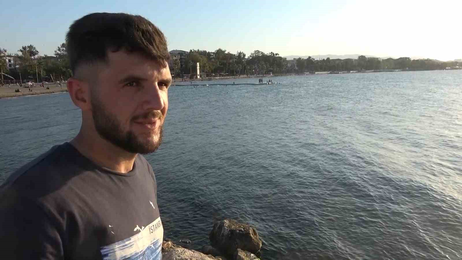 YALOVA AKASYA PLAJI YİĞİTI GENÇ TARAFINDAN BOĞULMAK ÜZEREYKEN KURTARILDI