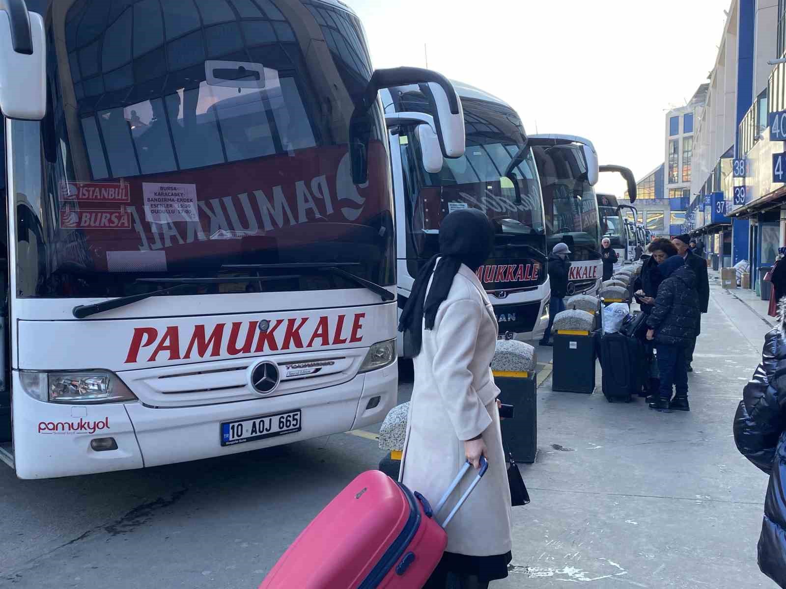 YARIYIL TATİLİNE HAREKETLİ BAŞLANGIÇ: OTOGARDA YOĞUNLUK!