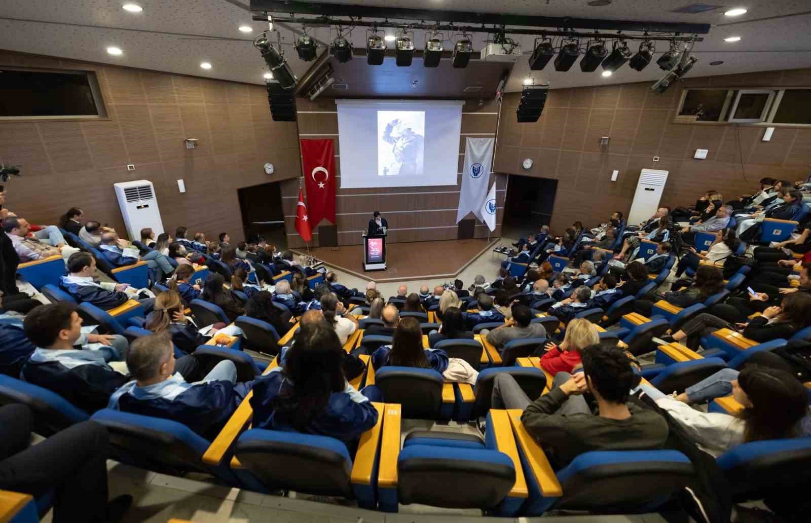 YAŞAR ÜNİVERSİTESİ CUMHURİYET BAYRAMINI COŞKUYLA KUTLADI