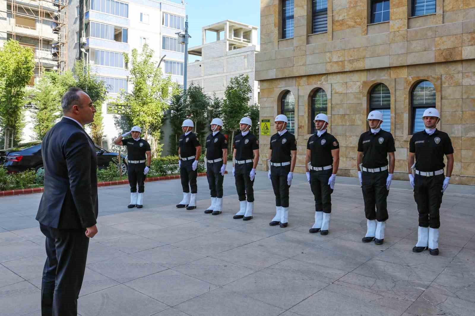 YENİ EMNİYET MÜDÜRÜ ŞIRNAK'TA GÖREVE BAŞLADI