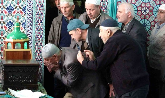 Yenidoğan Mahallesi'nde Sakal-ı Şerif Ziyareti Coşkusu