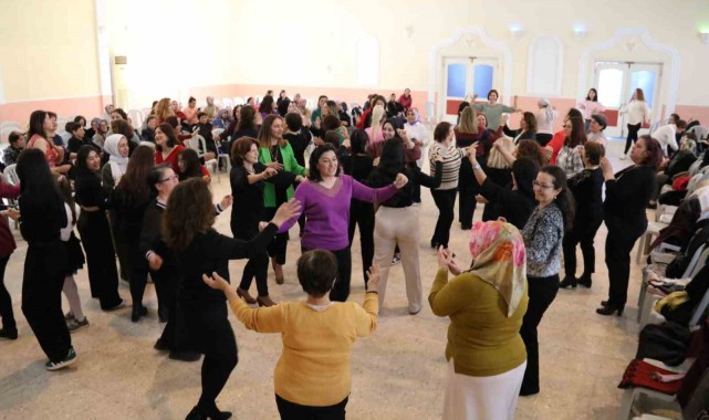 Yenipazarlı Kadınlar Eğlenceli Bir Matineyle Buluştu