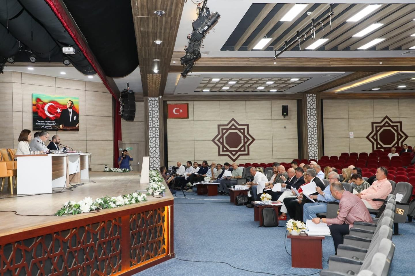 YUNUSEMRE BELEDİYE BAŞKANI İSRAİL'İ KINADI