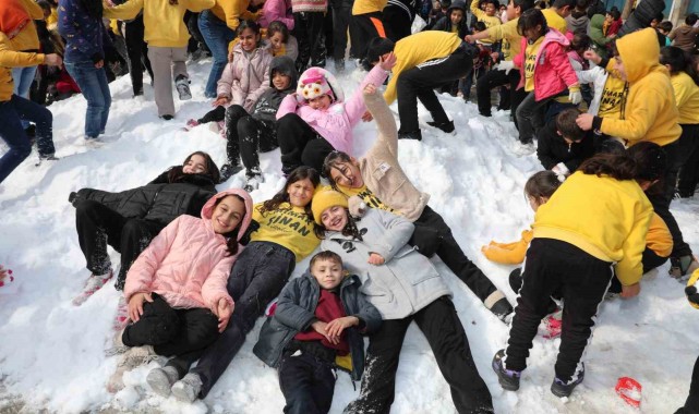 Yüreğir Belediyesi Çocukları Karla Buluşturdu