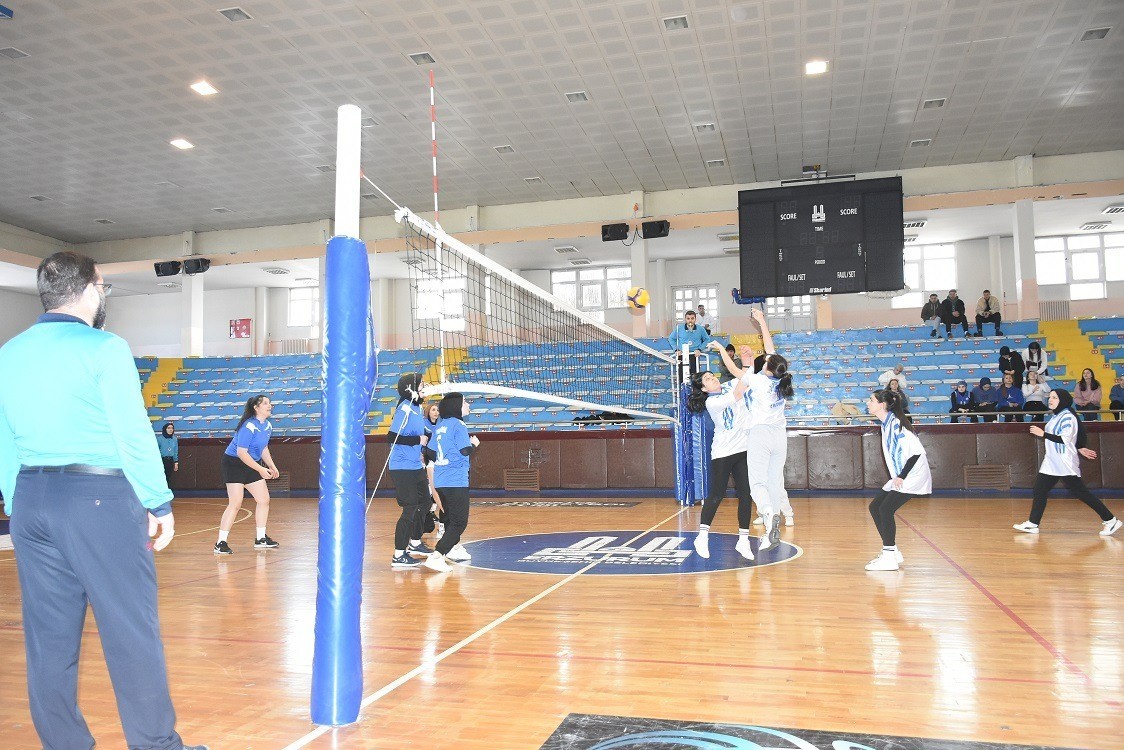 YURTLİG VOLEYBOL MAÇLARI ERZURUM’DA HEYECAN DOLU BAŞLADI