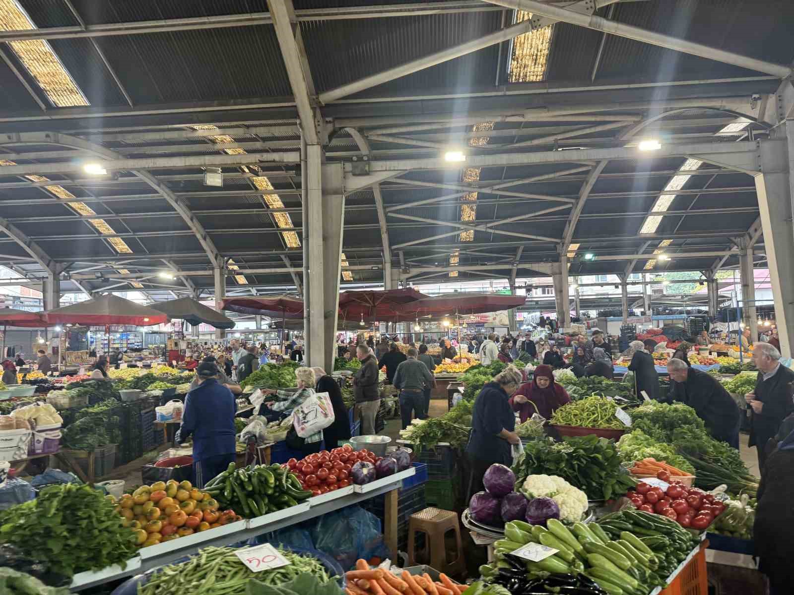 ZONGULDAK HALK PAZARINDA FİYATLAR YÜKSELDİ